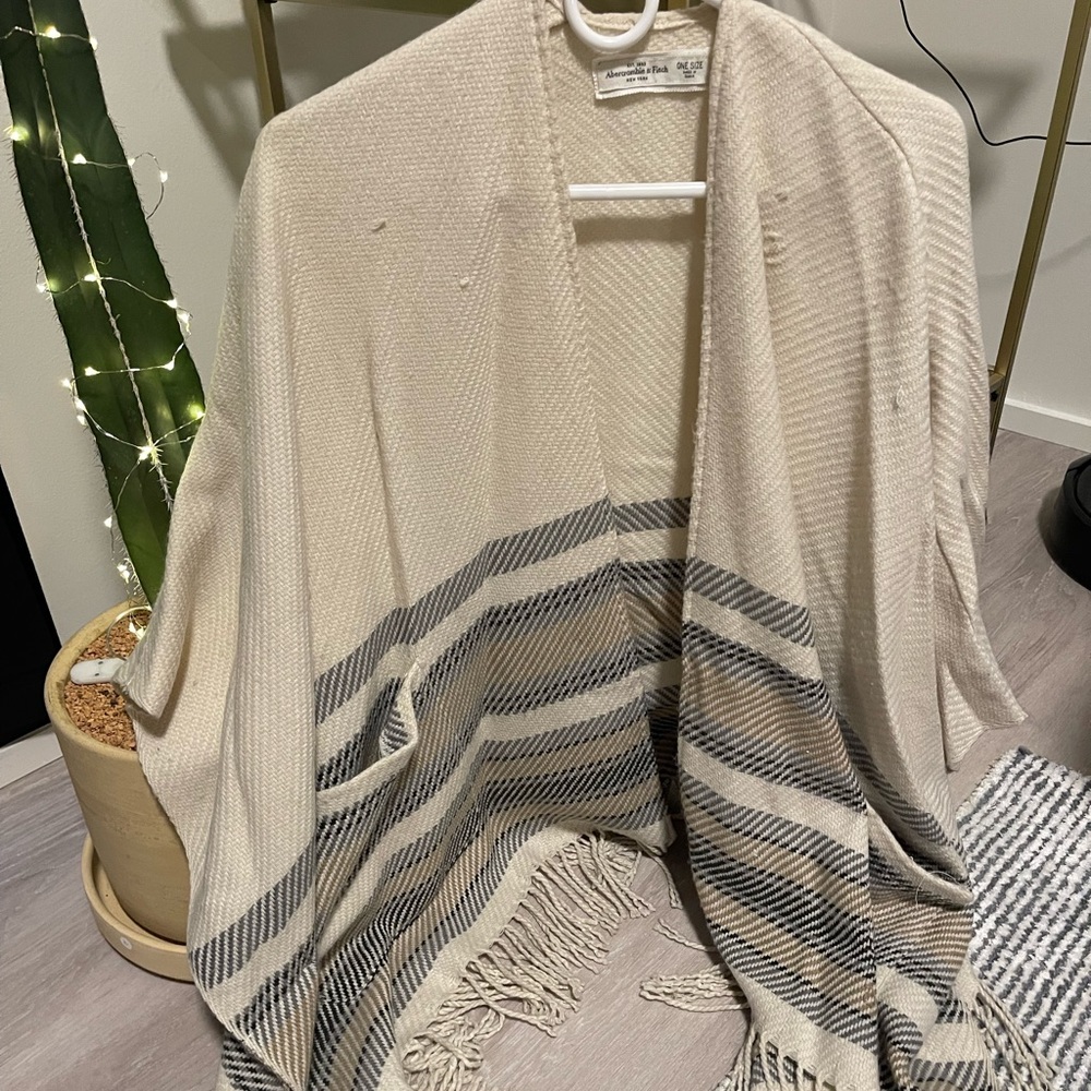 Abercrombie poncho